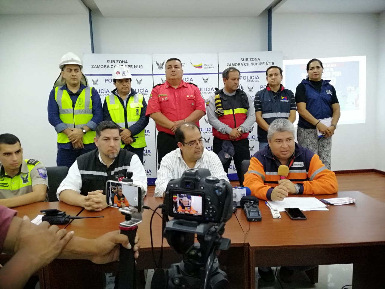 Se fortalecen las capacidades de respuesta por medio de simulacro ante sismo en Zamora